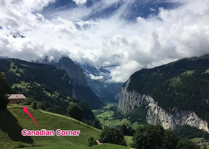 아파트 Canadian Corner